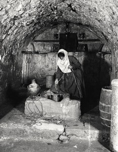 Woman at Jacob’s Well in c. 1900, Library of Congress Collection